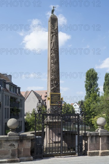 Obelisk with Dove of Peace, Charles Bridge, Old Town, Nuremberg, Middle Franconia, Franconia,