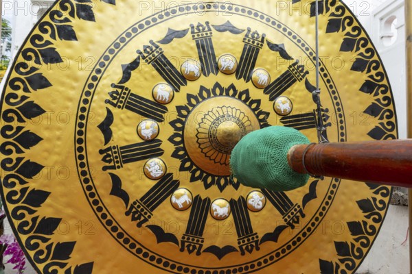 Temple gong (also Victory Gong or Luck Gong), when climbing to Wat Saket (Golden Mount) in the Pom