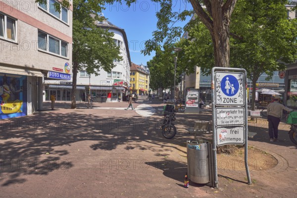 Pedestrian zone, traffic sign pedestrian zone, additional sign free bicycles and delivery traffic