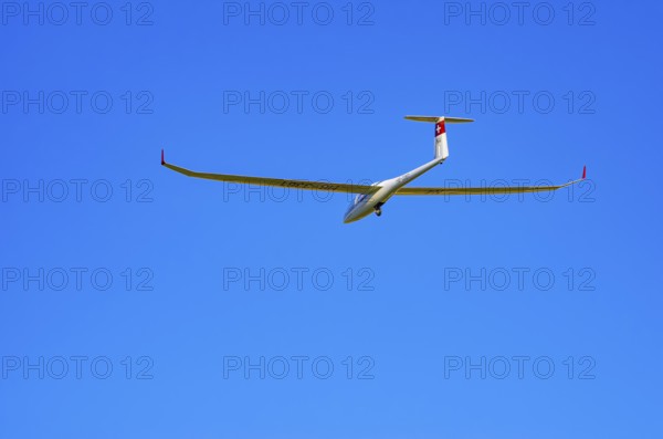 A DG Flugzeugbau glider DG-1000, registration HB-3361, during a demonstration as part of an air