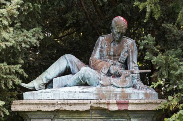 Colonial War Memorial, head sprayed with red paint, in commemoration of the Herero and Nama