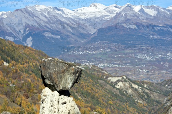 Boulders as the top of an earth pyramid from Euseigne, Heremence, Eringertal, Val d'Hérens, Valais,