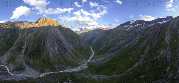 Steep Umbal Valley in the middle of the Austrian National Park Hohe Tauern, Steingrubenkopf and