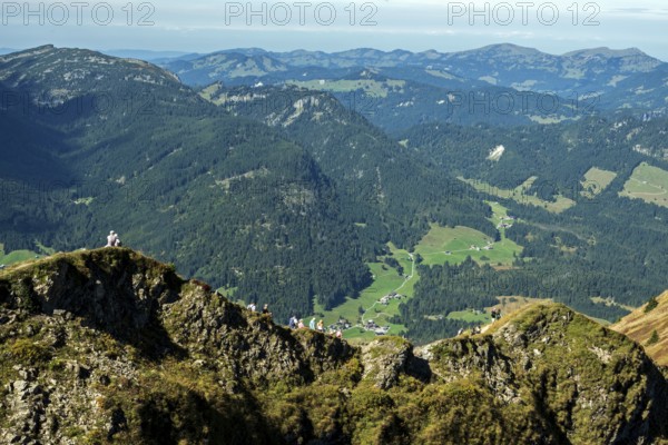 View from Fellhorn looking north into the Illertal valley, in front of the Fellhorngrat hiking