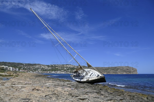 Stranded sailing yacht, storm, severe weather, Jávea or Xàbia, Alicante Province, Comunidad