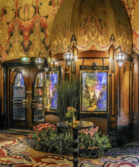 Foyer of the Tuschinski Theatre, Pathé Tuschinski, traditional cinema in the Art Deco style of the