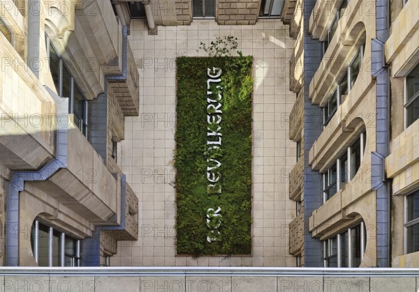 Art in construction project by Hans Haacke with the title The Population, view from the roof