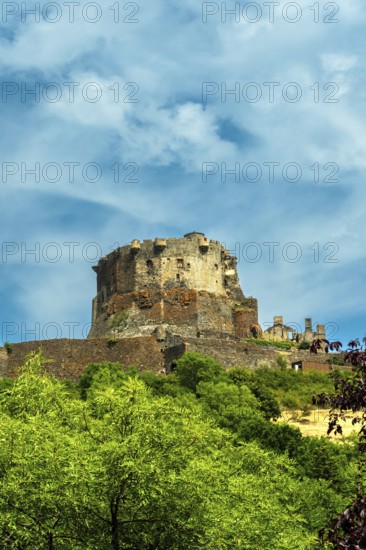 Murol castle, Murol built on a basalt promontory in the 13th century. Auvergne Volcanoes Natural