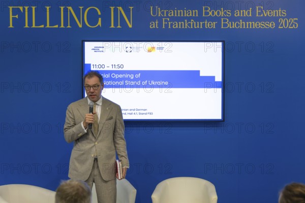 Minister of State for Culture Wolfram Weimer (non-party) and the Ukrainian Ambassador to Germany,