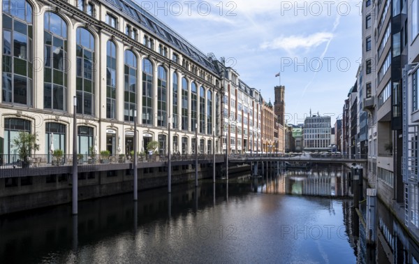 Building and canal Bleichenfleet, behind building Alte Post with tower, Hamburg Mitte, Hamburg,