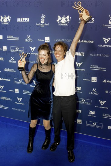 Linda Blümchen and Simon Steinhorst, winners in the Best Duo for 30 Days of Lust category at the