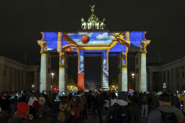 Brandenburg Tor, 21st BERLIN FESTIVAL OF LIGHTS, motto Let's Shine Together, light installations, 8