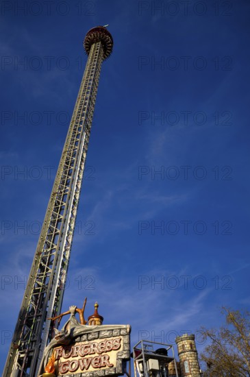 Fortress Tower, spinning drop tower, rides, Cannstatter Wasen, funfair, fairground, spring