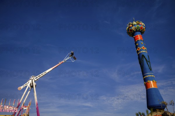 Fruit column, landmark, fairground ride, Cannstatter Wasen, funfair, carnival, spring festival,