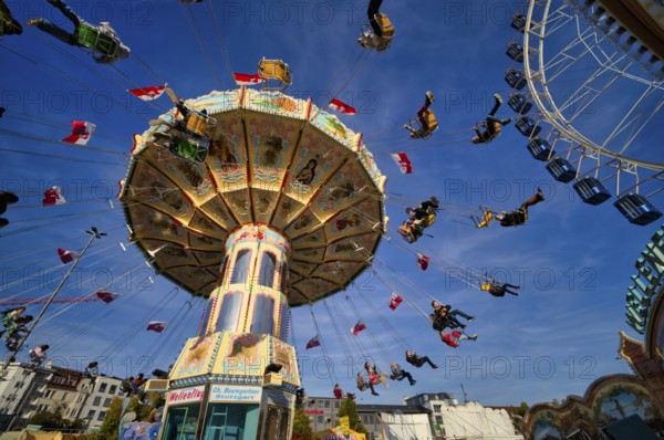 Chain carousel, Cannstatter Wellenflug, Ferris wheel, Europa Rad, high ride, rides, movement,