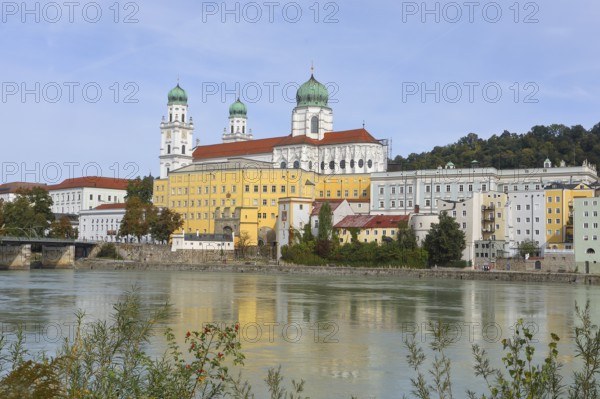River Inn, Marienbrücke, behind it Prince-Bishop's Opera House, also City Theatre, St. Stephen's