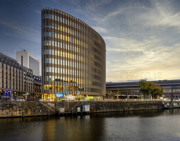 Office complex of Ernst & Young Law GmbH Rechtsanwaltsgesellschaft Steuerberatungsgesellschaft,