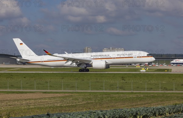Government aircraft at Stuttgart Airport. Aircraft registration: 10-03, Luftwaffe, German Air