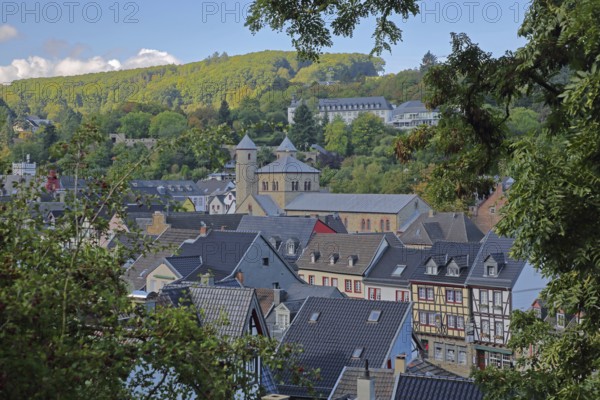 Townscape with Romanesque collegiate church of St. Chrysanthus and Daria, Bad Münstereifel,