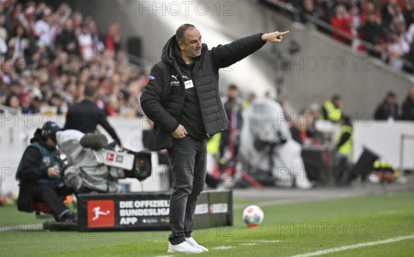 Coach Frank Schmidt 1. FC Heidenheim 1846 FCH on the sidelines Gesture Gesture MHPArena, MHP Arena