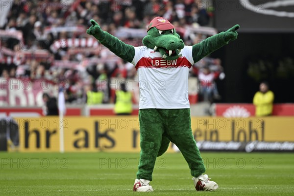 Mascot Fritzle VfB Stuttgart reading out the line-up, MHPArena, MHP Arena Stuttgart,
