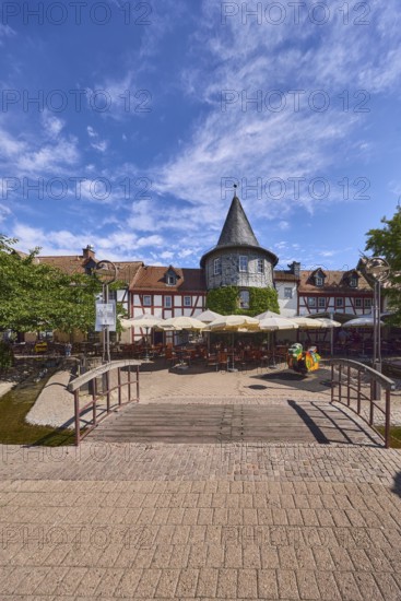 Fachwerkhäuser, Turm, Häuserzeile, Fußgängerbrücke, Holzbrücke, hölzern, Altstadt, historische