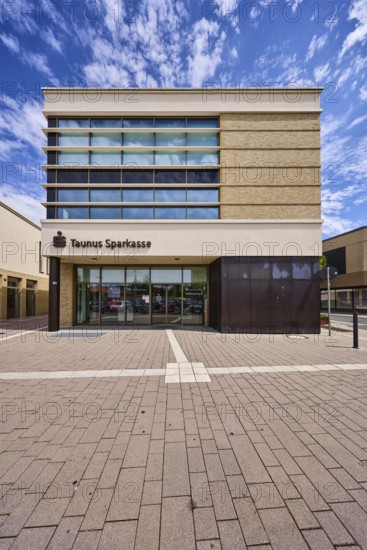 Taunus Sparkasse Anstalt des öffentlichen Rechts, moderne Architektur, Geschäftsgebäude,
