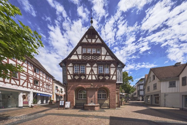Historisches Rathaus, Fachwerkgebäude, Altes Rathaus Café Hofheim am Taunus, Fußgängerzone, Gehweg