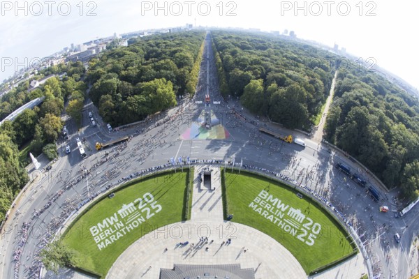 View from the Victory Column to the Großer Stern and the Straße des 17. Juni at the 51st BMW Berlin