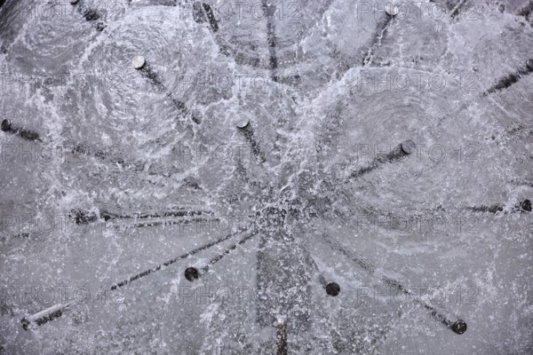 Dandelion fountain, stainless steel fountain, frozen movement, water, Königstraße, Stuttgart, state