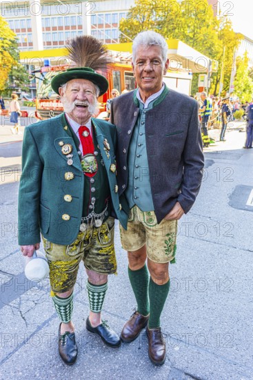 The Lord Mayor of the City of Munich, Dieter horse-rider, in conversation with a traditional