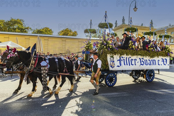 Float of the Filser Buam from Munich, Trachten- und Schützenzug, Oktoberfest, Munich, Upper