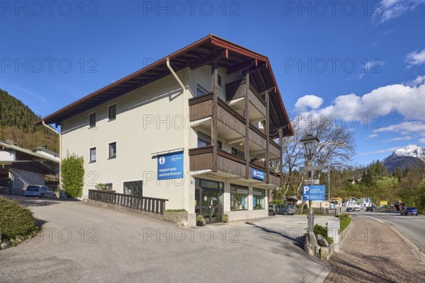 Tourist information, house, building, car park, lantern, trees, hill, coniferous forest, blue sky,