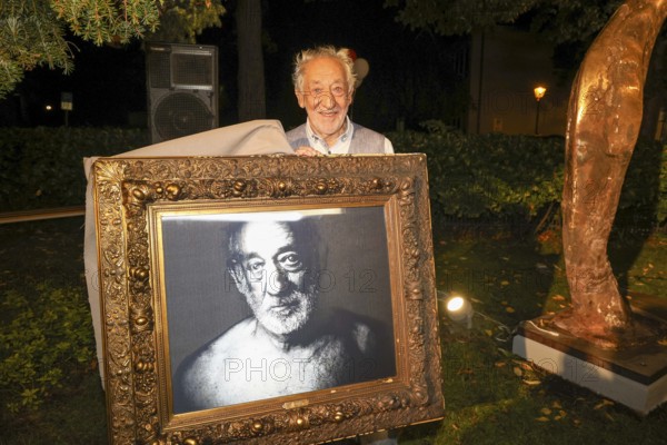 Dieter Hallervorden at the premiere of the play 'Der eingebildet Kranke' and Dieter Hallervorden's