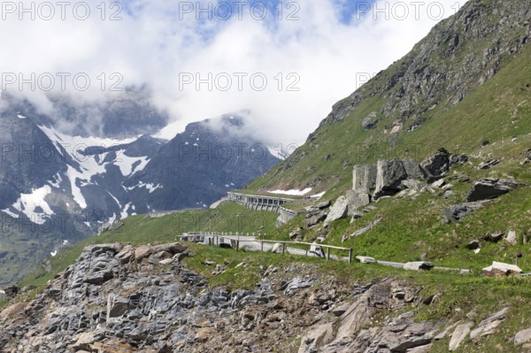 View of the section of the Grossglockner High Alpine Road above the tree line to Franz-Josefs-Höhe