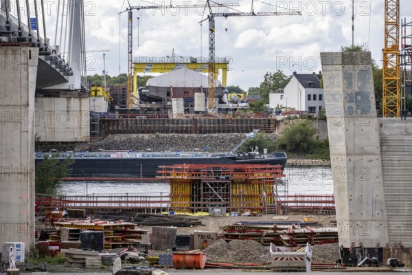 New construction of the second motorway bridge Neuenkamp of the A40, over the Rhine near Duisburg,