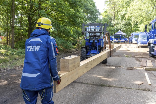 Preparation work for the construction of a facade support, a building in danger of collapsing, with
