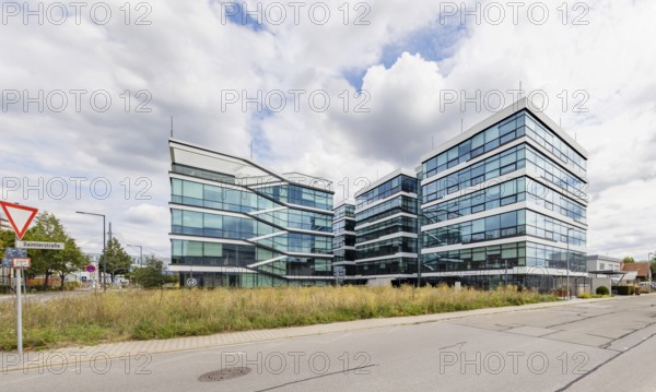 SAP new office building WDF 49. 700 workstations are available in the new office building. Logo and