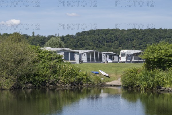 Caravan with awning on the banks of the Ruhr, campsite, Mülheim an der Ruhr, Rurgebiet, North