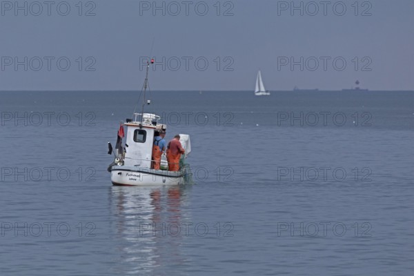 Fishing boat off Falckenstein Strand, Sailing boat, Kiel Fjord, Kiel, Schleswig-Holstein, Germany