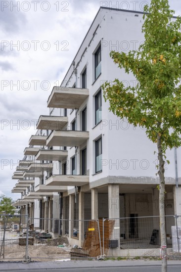 Shell construction, shortly in front of completion of a residential building, new Graf Bismarck