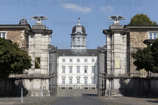 Entrance Schloss Bensberg, Althoff Grandhotel Schloss Bensberg, Bergisch Gladbach, Bergisches Land,