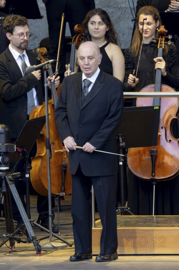Daniel Barenboim, Conductor, West-Eastern Divan Orchestra - Daniel Barenboim and Lang Lang,