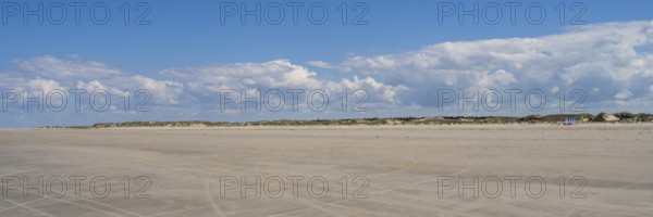 Empty beach, dunes, panorama format, Sankt Peter Ording, Eiderstedt, North Frisia, North Sea,
