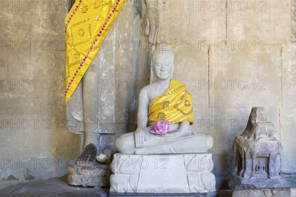 Sandstone Buddha statues, (Bhumispara mudra: Buddha Gautama in the moment of enlightenment), with