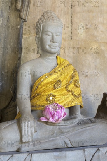 Sandstone Buddha statue, (Bhumispara mudra: Buddha Gautama at the moment of enlightenment), with
