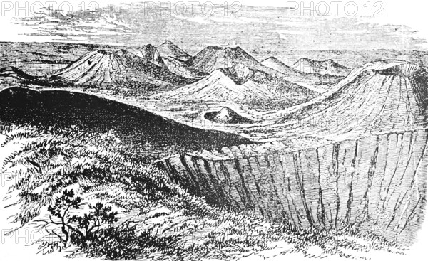 Volcanic craters and tuff cones in Auvergne, stratovolcanoes, stratovolcanoes, main craters,