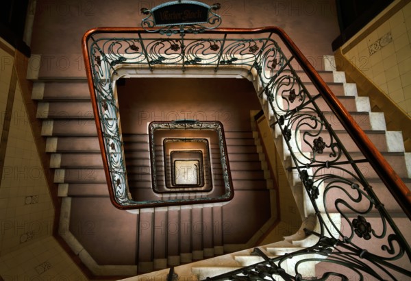 Interior view, staircase, square, art nouveau, Alsterhaus, Free and Hanseatic City of Hamburg,