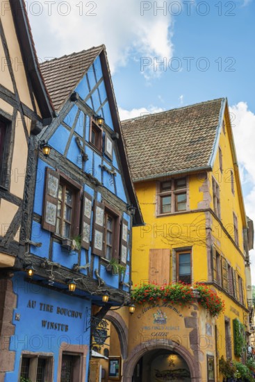 Colourful historic houses in the old town of Riquewihr, Ellsass