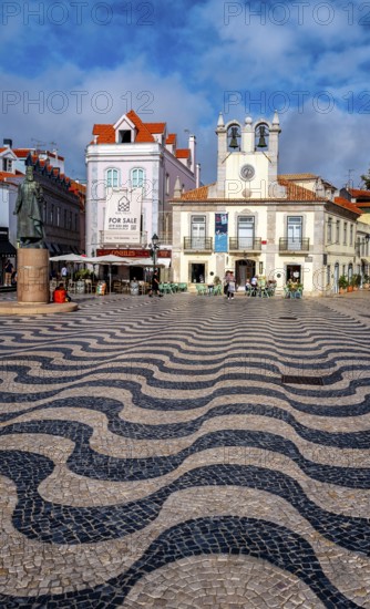 October 5th Square, Praca 5 de Outubro named after the 1910 revolution that led to the abolition of